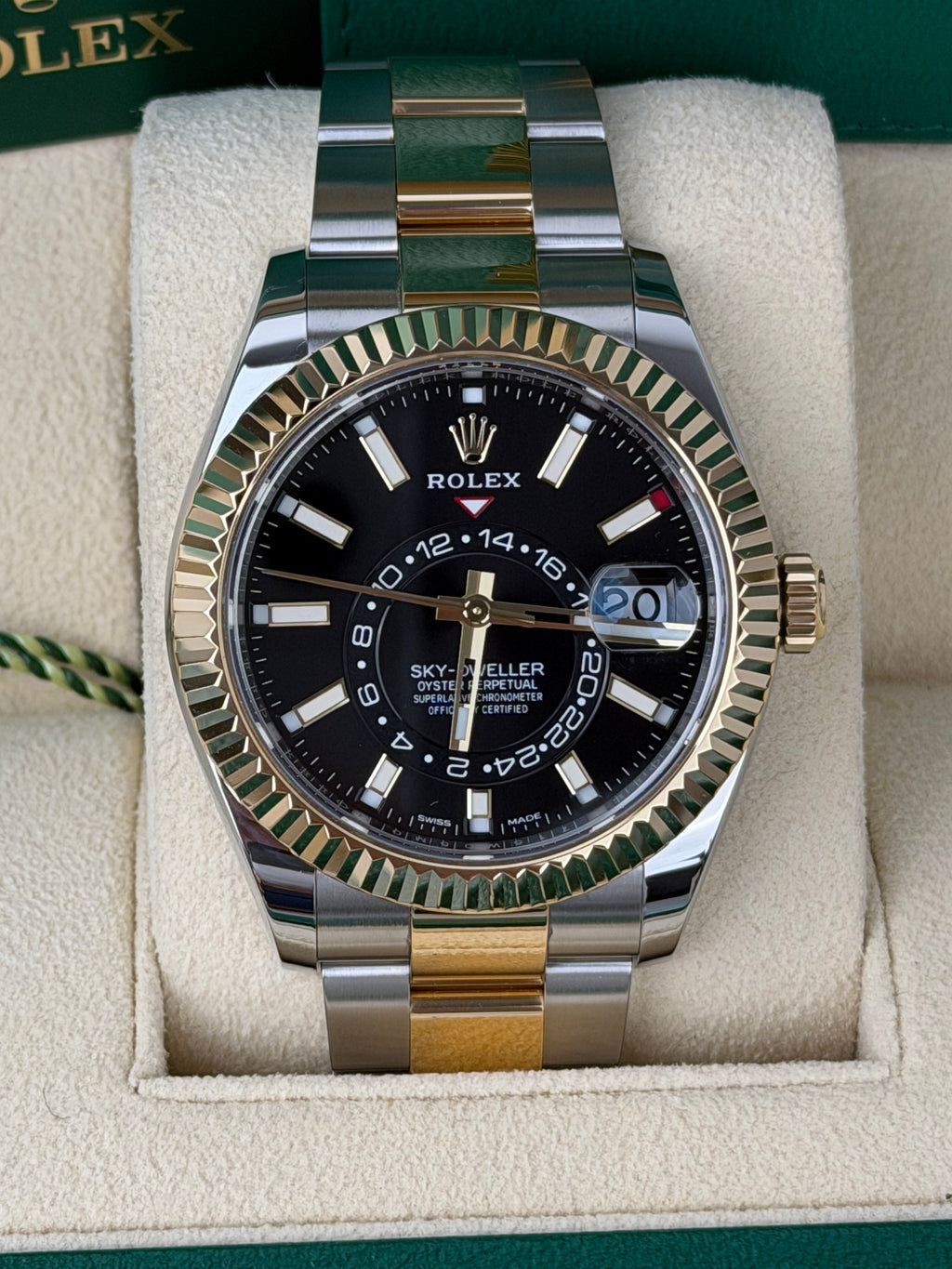 Rolex Sky-Dweller / 326933 / 2023 / FULL SET / WIE NEU