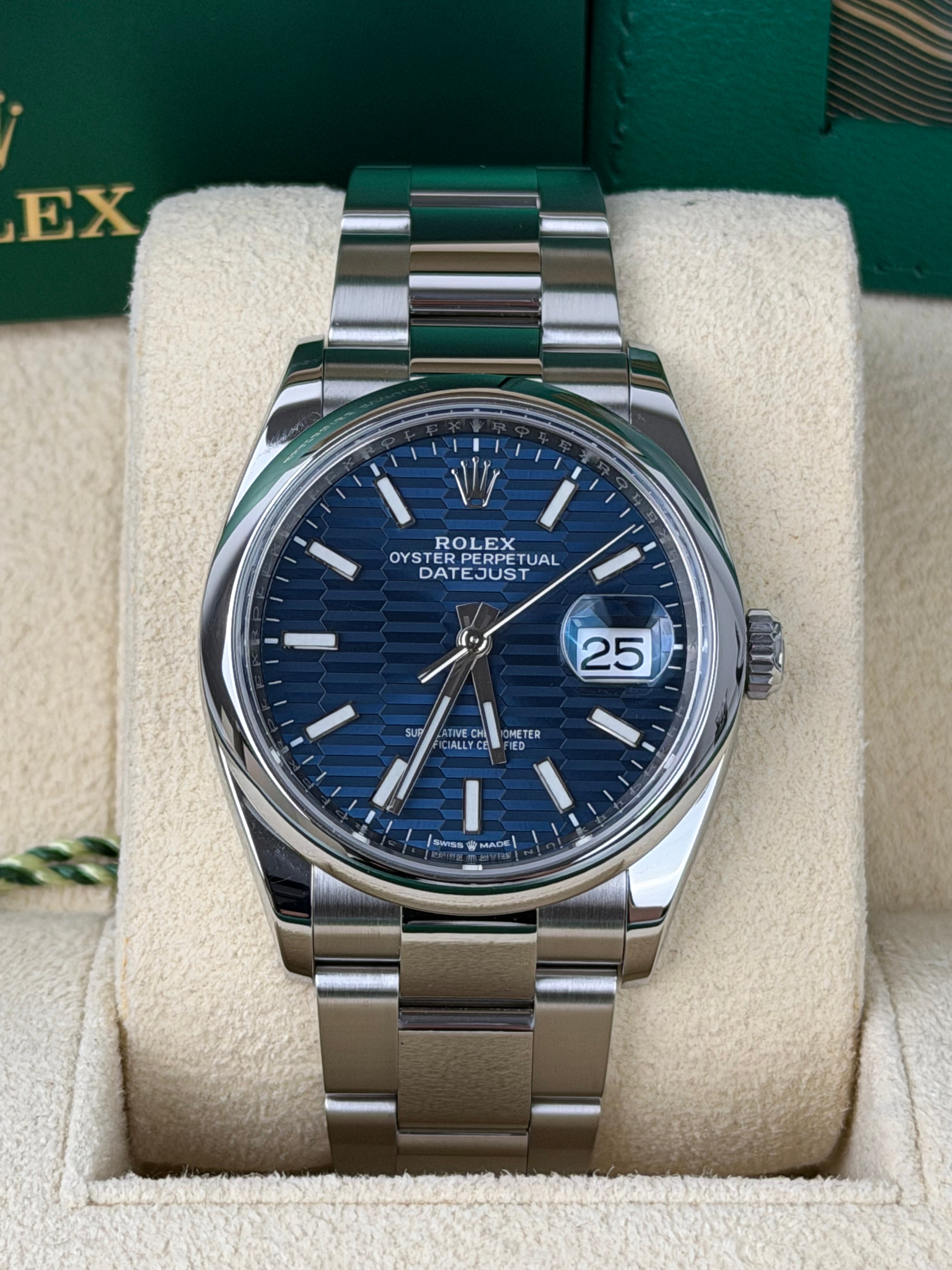 Rolex Datejust 36 Blue Motif 126200 / 2023 / FULL SET / WIE NEU