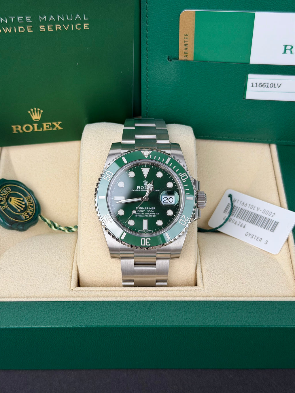 Rolex Submariner Date HULK 116610LV / 2018 / FULL SET / NEU / STICKERED / RECHNUNG