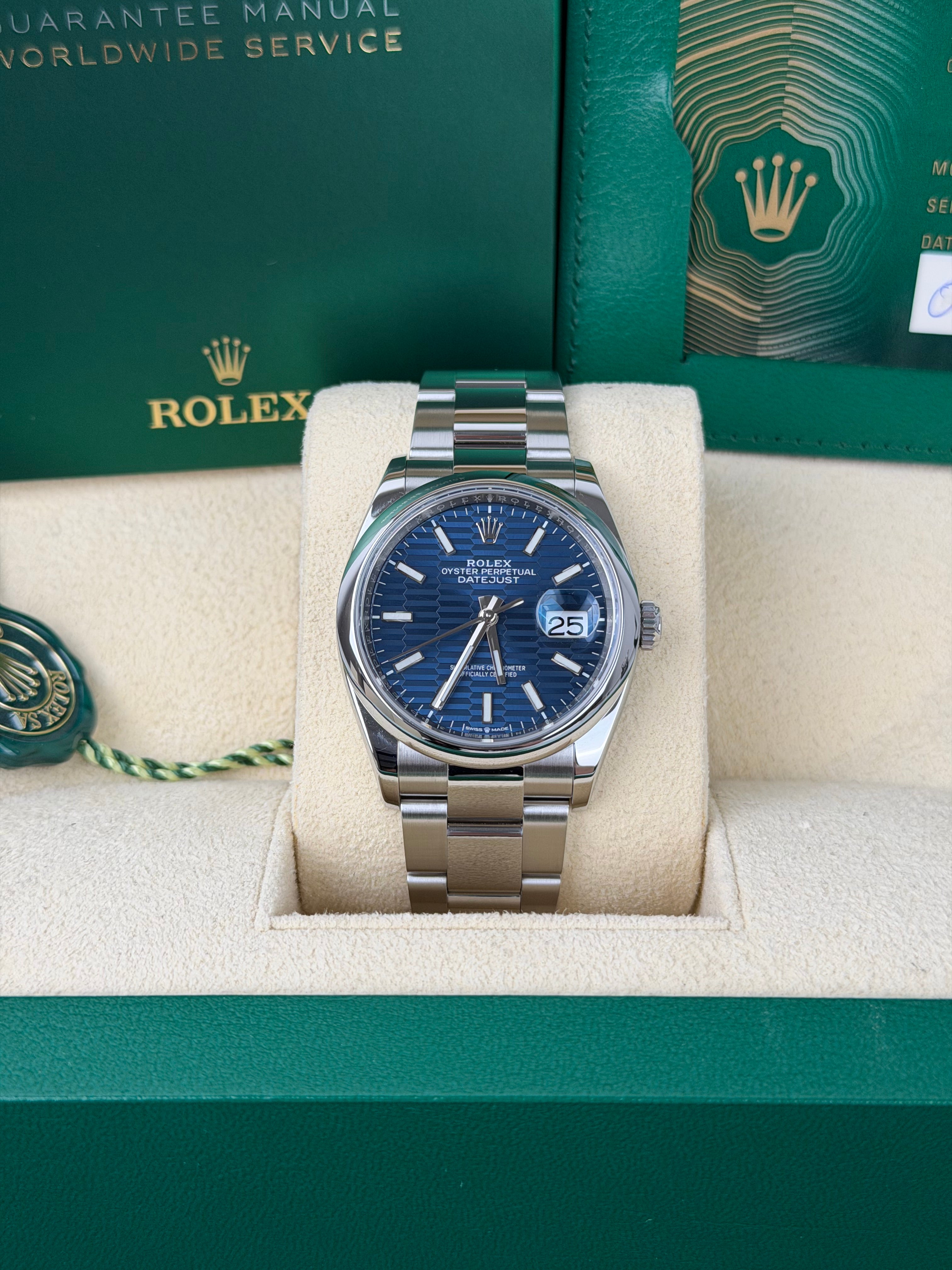 Rolex Datejust 36 Blue Motif 126200 / 2023 / FULL SET / WIE NEU