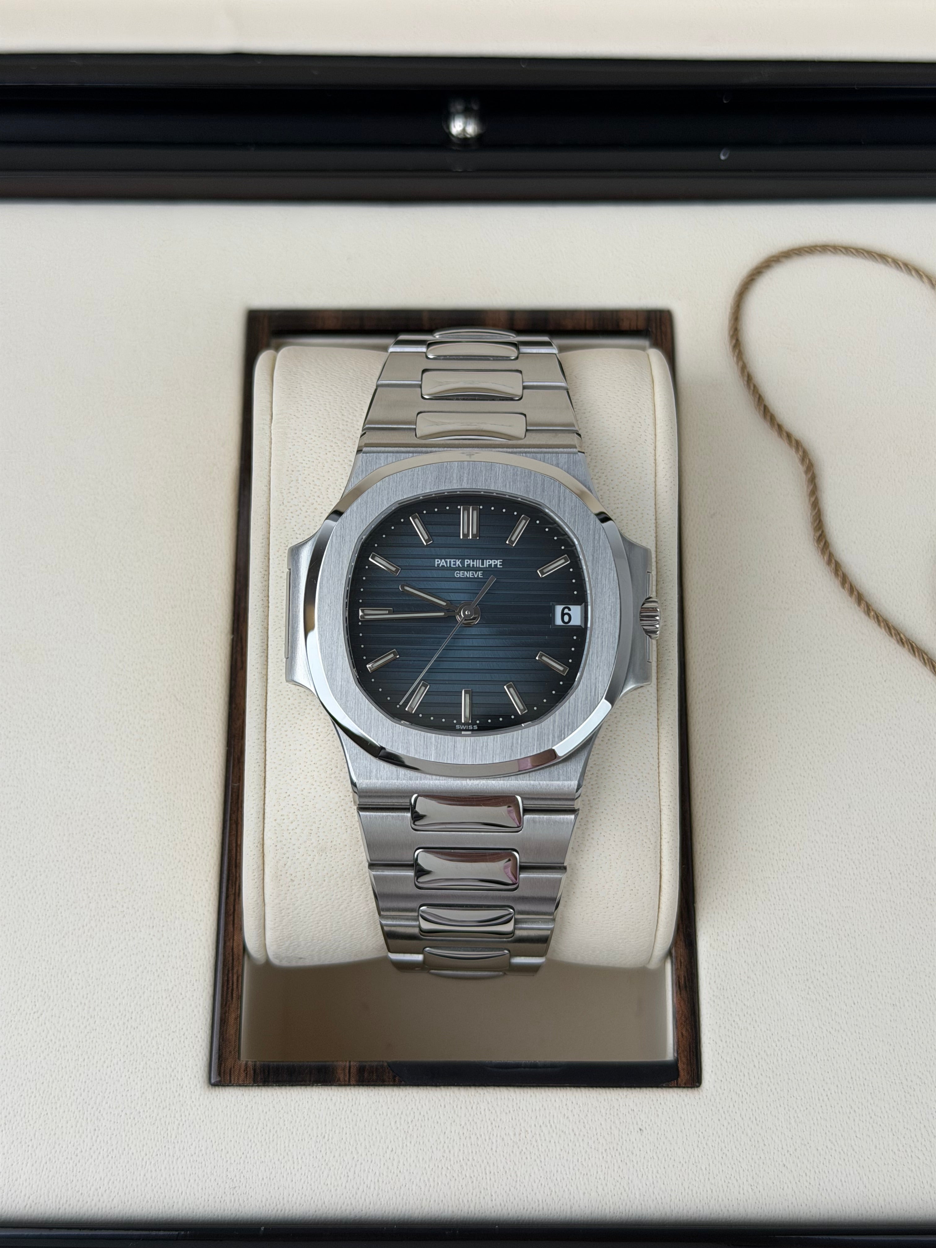 Patek Philippe Nautilus 3800/1 / 2005 / ARCHIV PAPER / WIE NEU / COLLECTORS SET