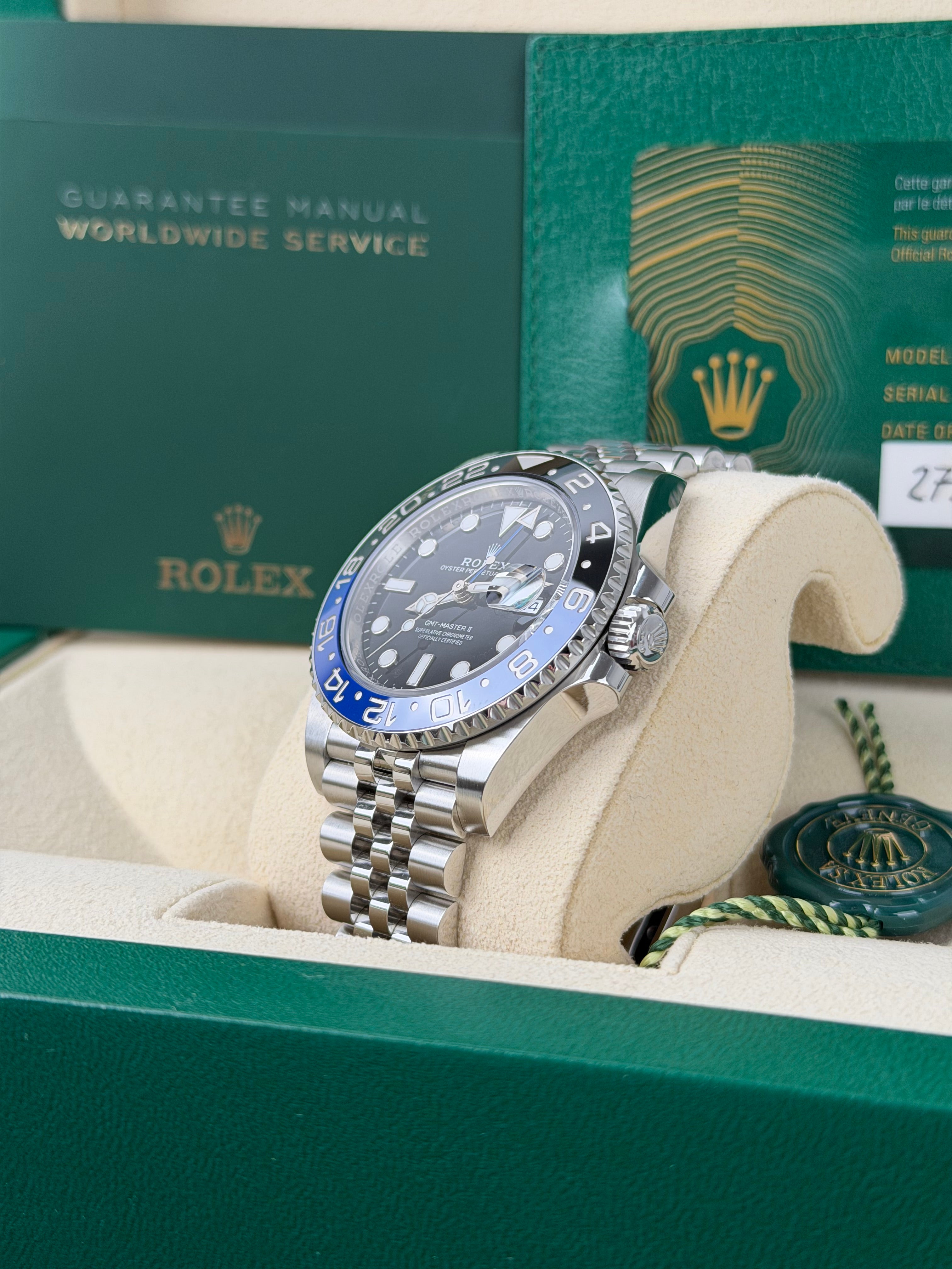 Rolex GMT-Master II 126710BLNR Batgirl / 2023 / FULL SET / WIE NEU
