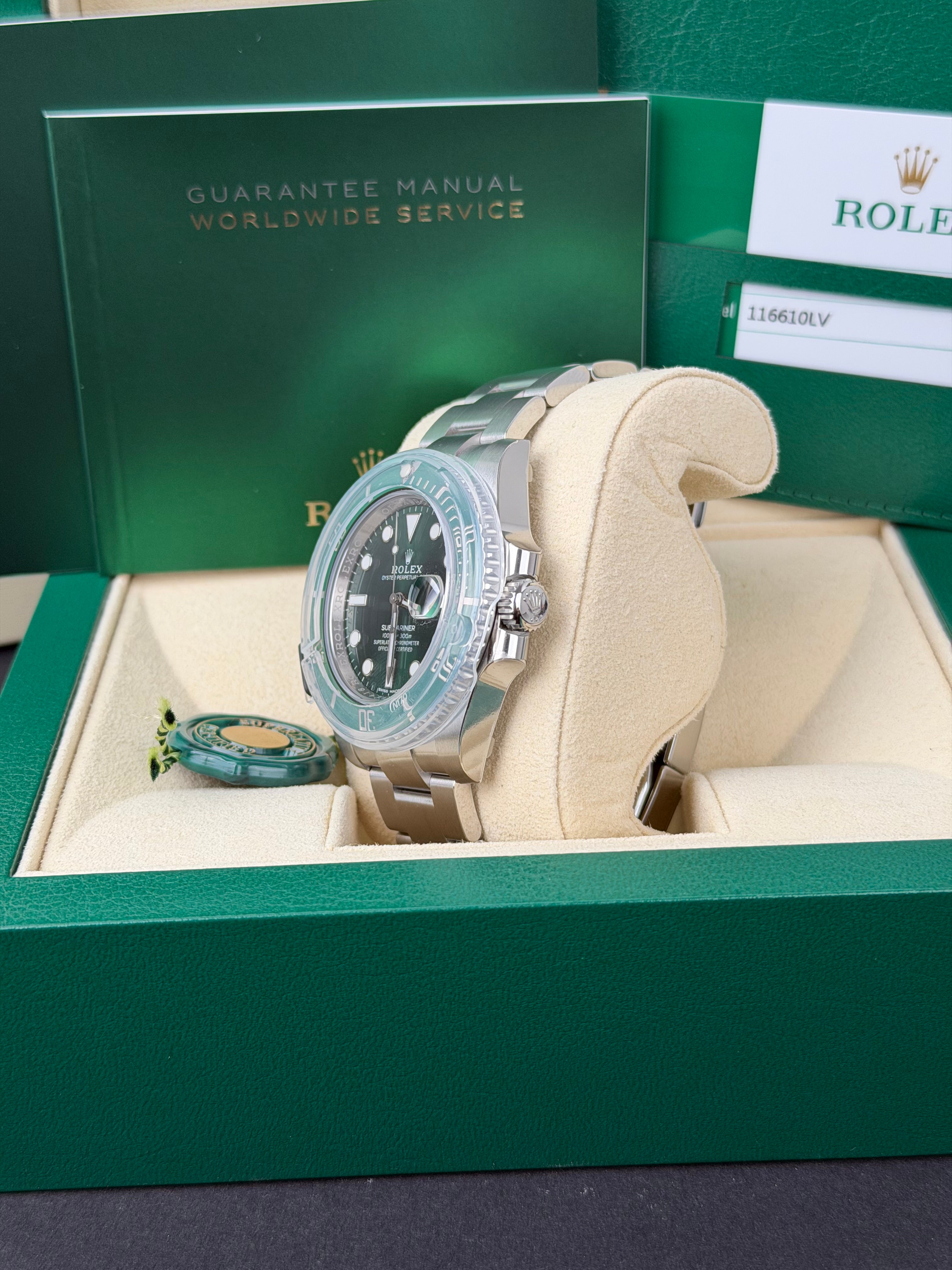 Rolex Submariner Date HULK 116610LV / 2018 / FULL SET / NEU / STICKERED / RECHNUNG