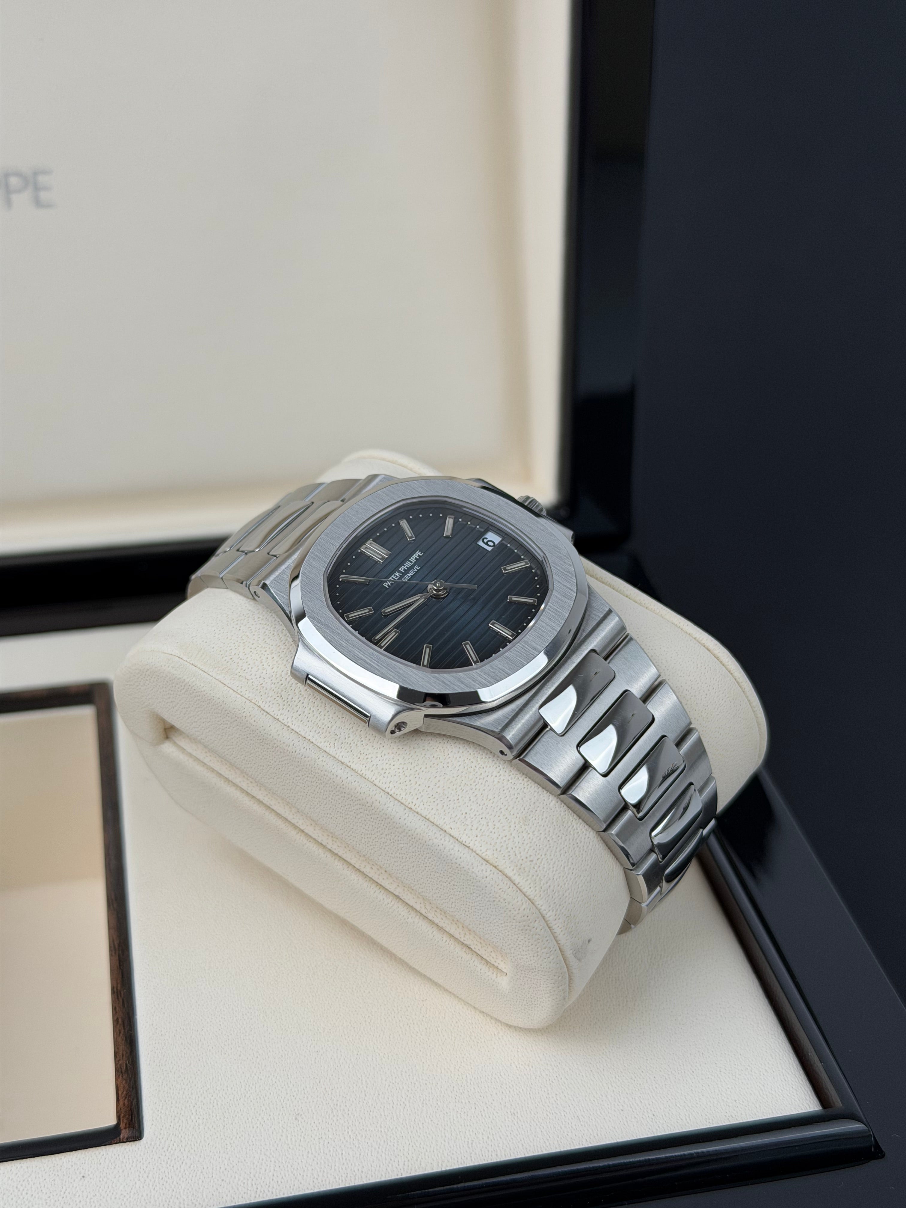 Patek Philippe Nautilus 3800/1 / 2005 / ARCHIV PAPER / WIE NEU / COLLECTORS SET
