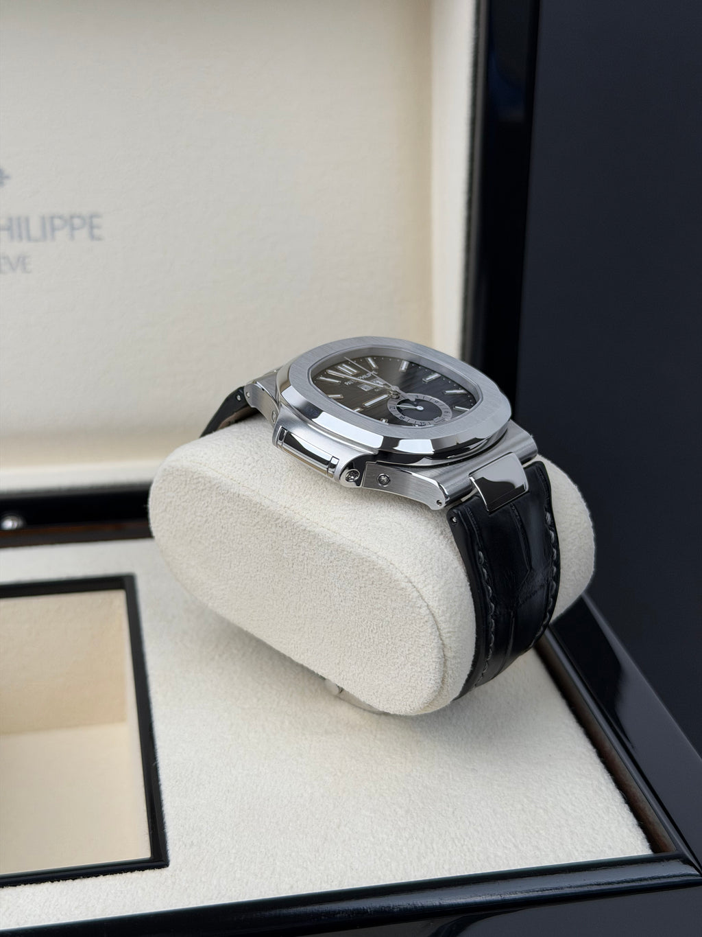 Patek Philippe Nautilus 5726A / 2024 / FULL SET / NEU / ERSTKAUFRECHNUNG