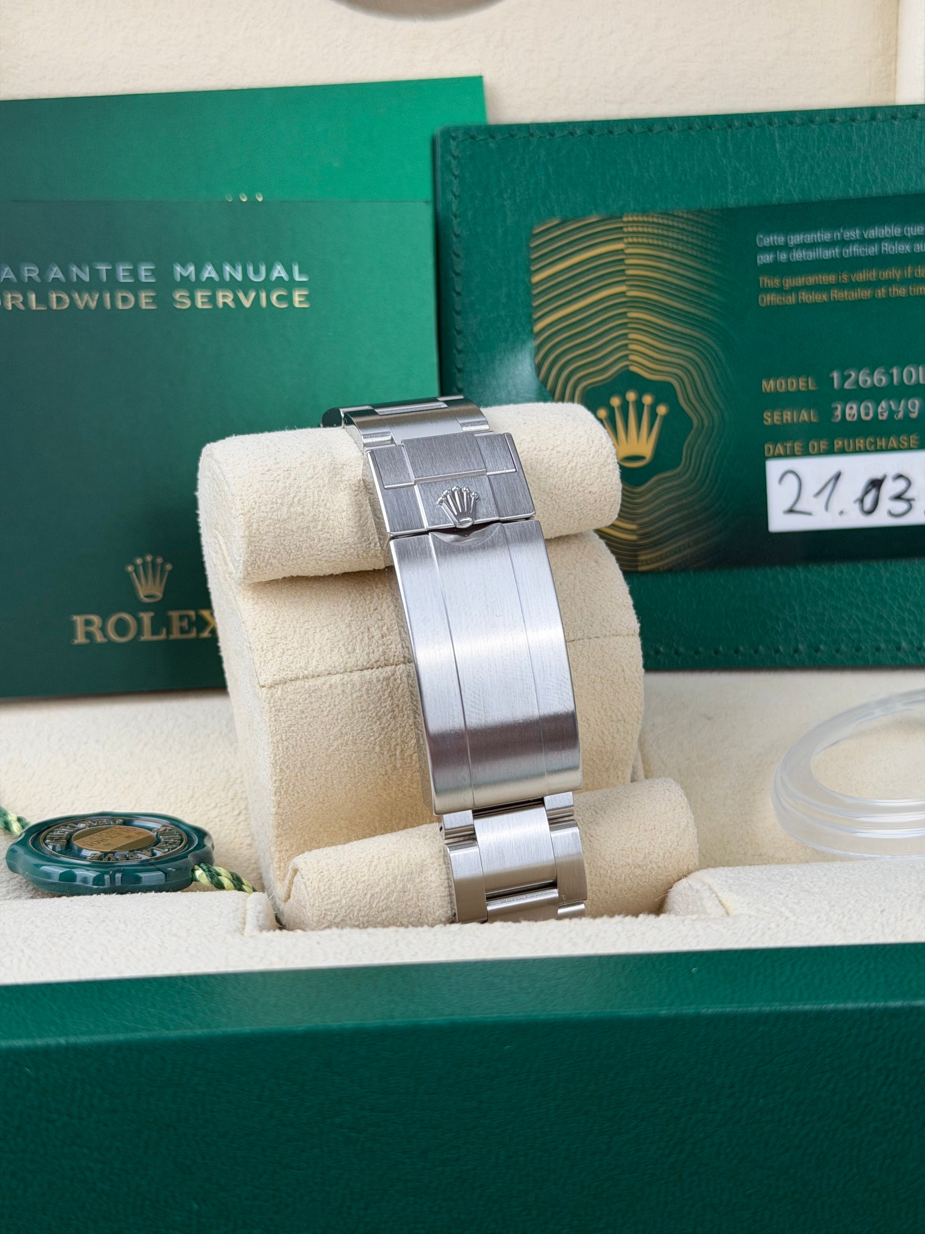 Rolex Submariner Date Starbucks MK2 126610LV / 2024 / FULL SET / WIE NEU / ERSTKAUFRECHNUNG