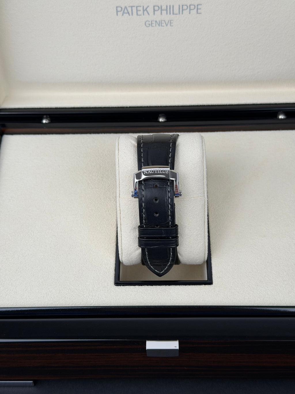 Patek Philippe Nautilus 5726A / 2024 / FULL SET / NEU / ERSTKAUFRECHNUNG