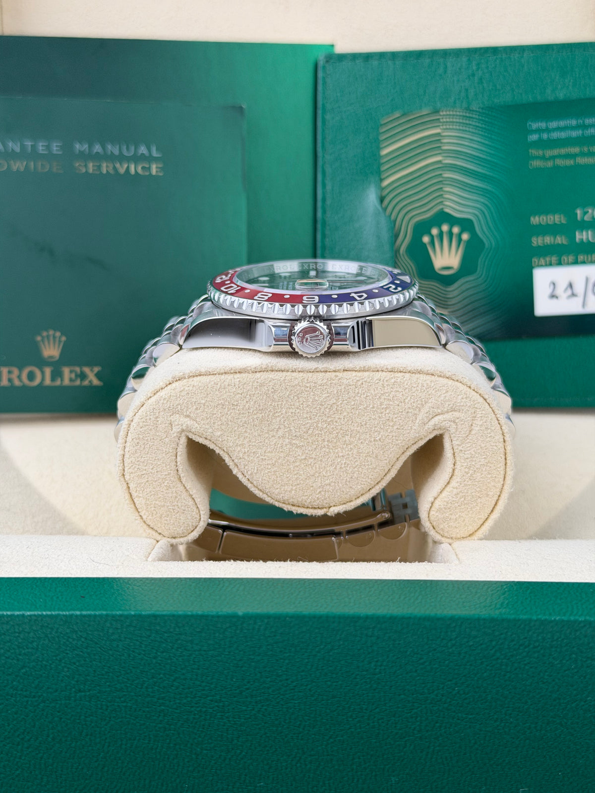 Rolex GMT-Master II Pepsi 126710BLRO / 2021 / FULL SET / WIE NEU