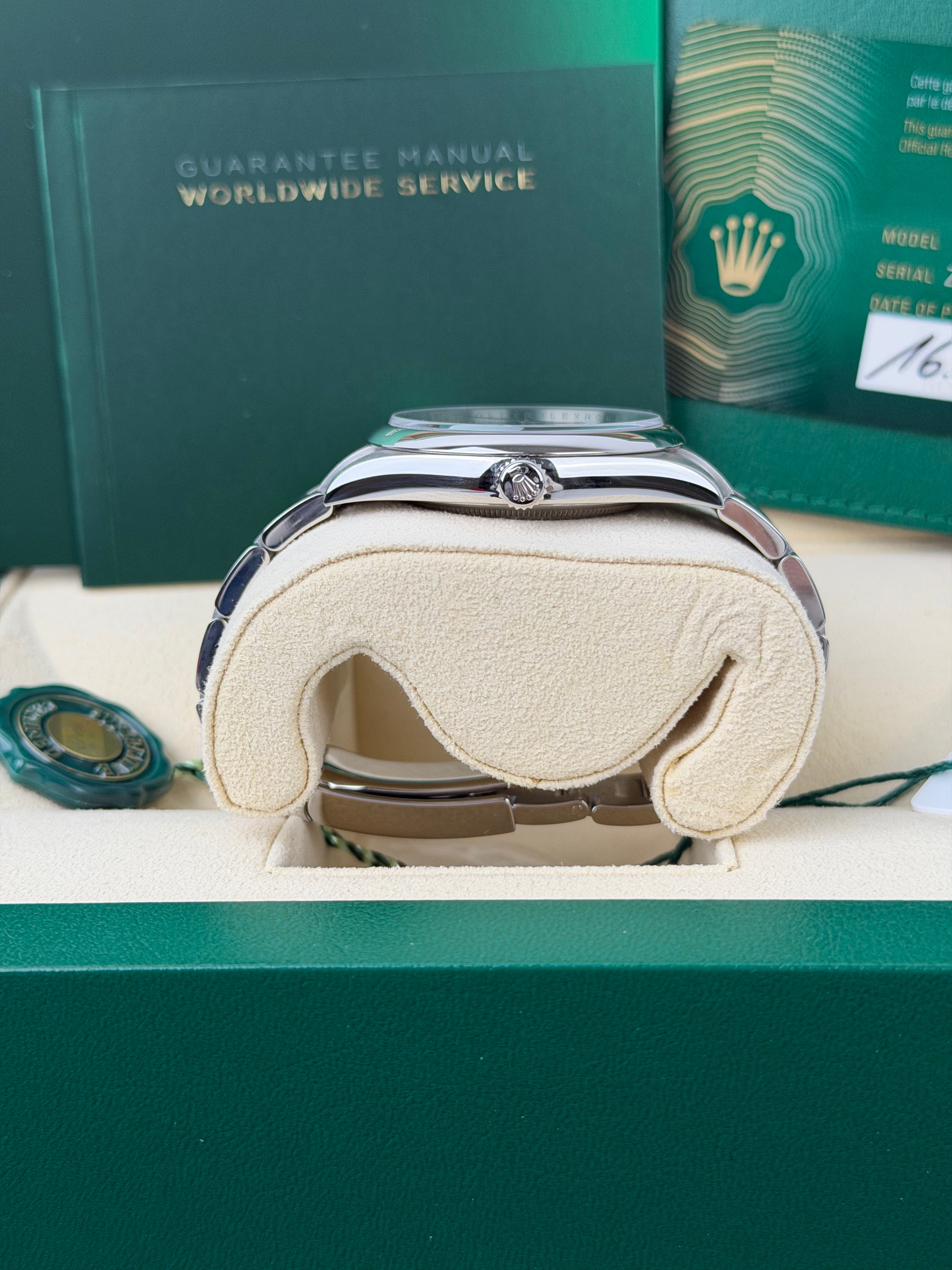 Rolex Oyster Perpetual 41 Tiffany 124300 / 2021 / FULL SET / WIE NEU