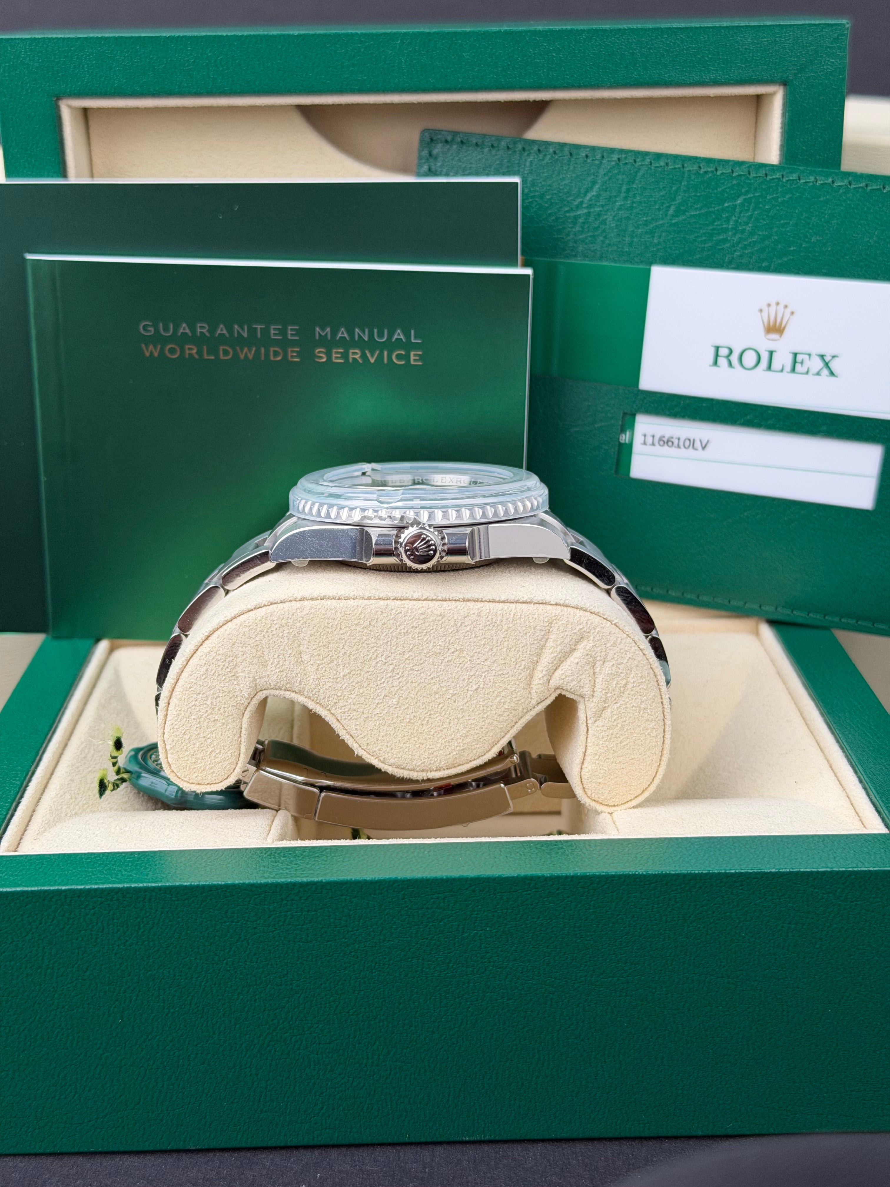 Rolex Submariner Date HULK 116610LV / 2018 / FULL SET / NEU / STICKERED / RECHNUNG