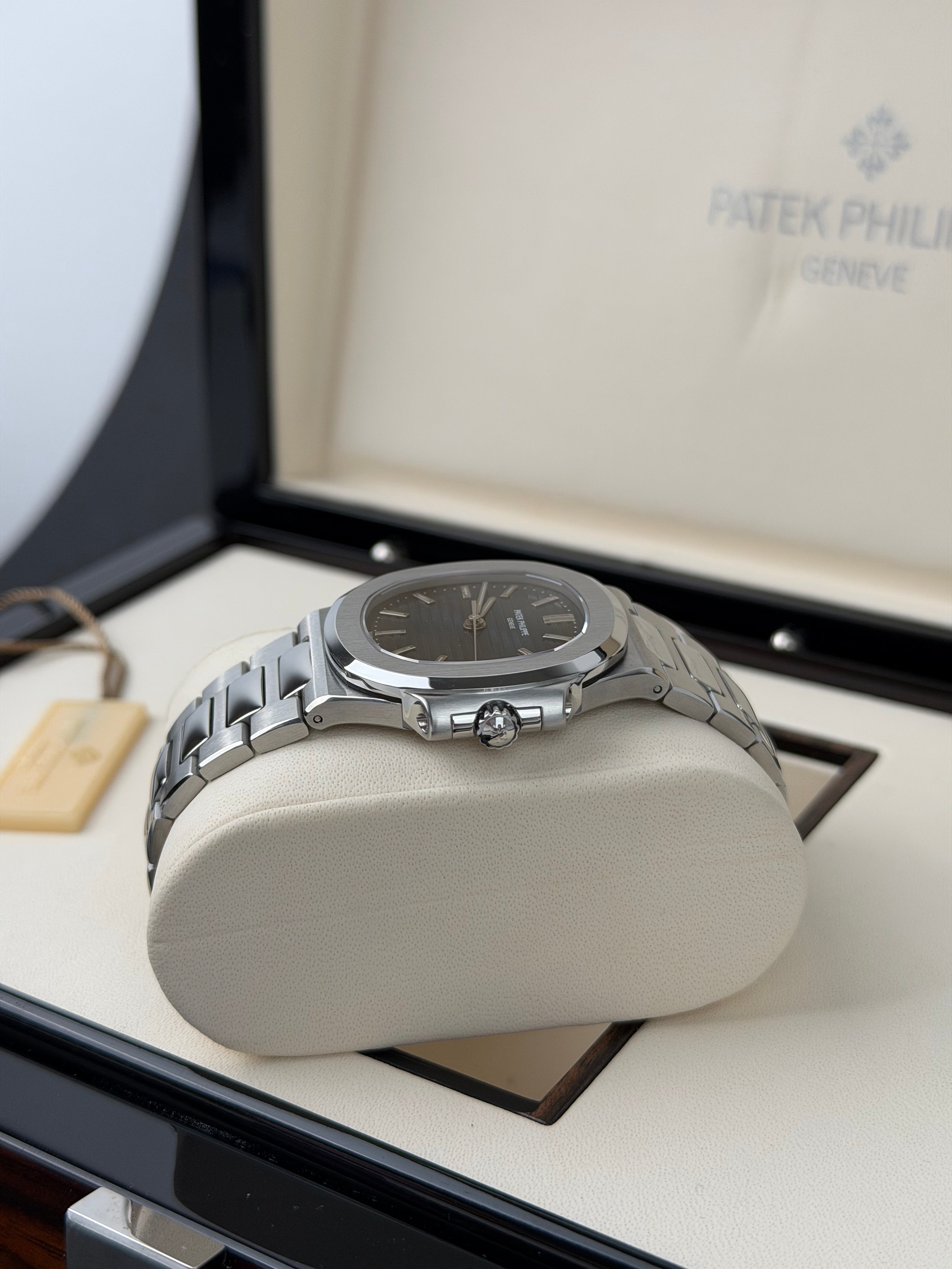 Patek Philippe Nautilus 3800/1 / 2005 / ARCHIV PAPER / WIE NEU / COLLECTORS SET