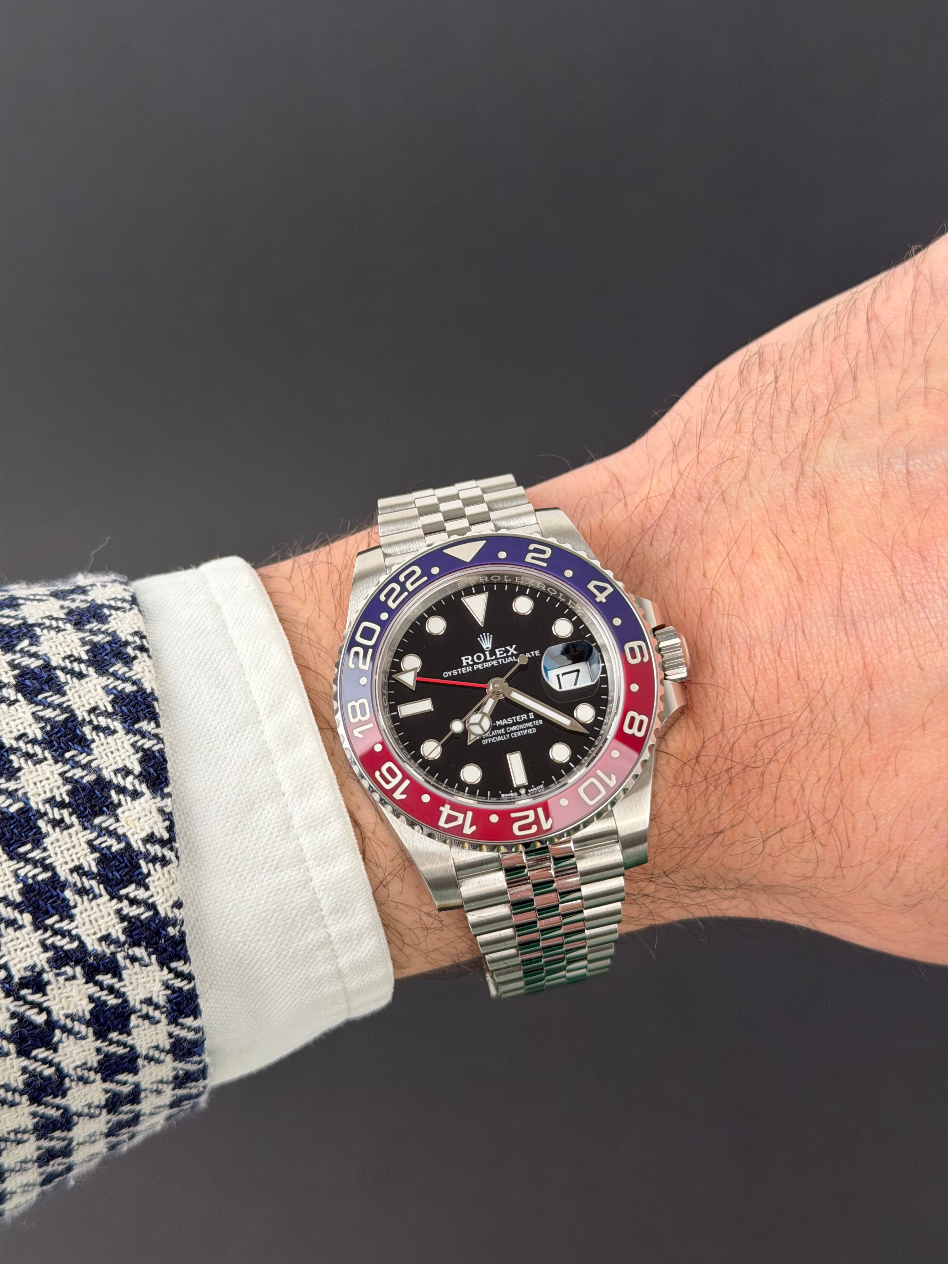 Rolex GMT-Master II Pepsi 126710BLRO / 2025 / FULL SET / WIE NEU