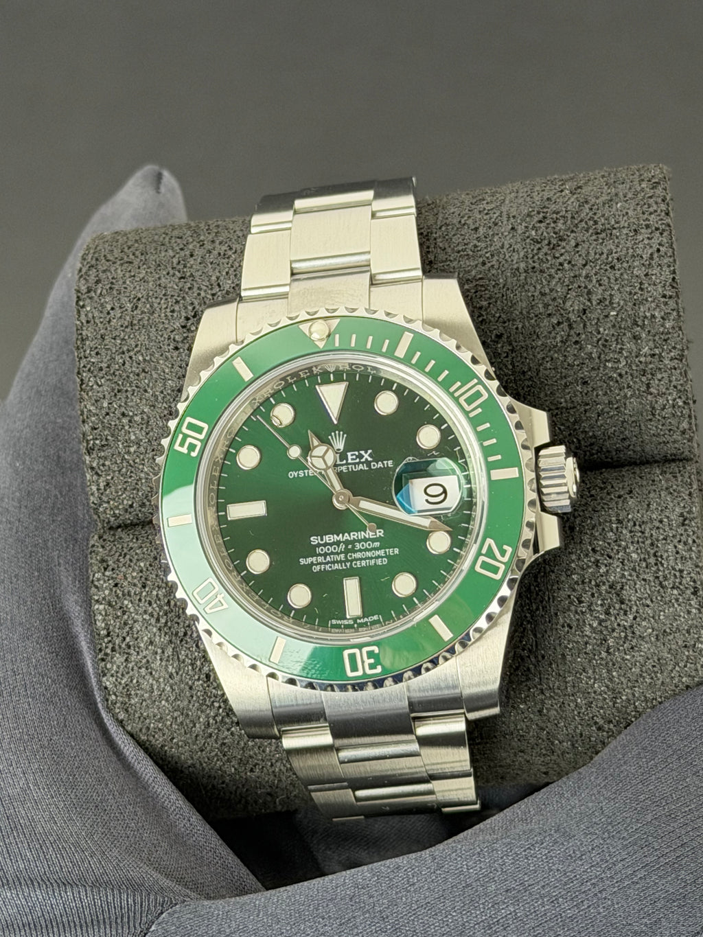 Rolex Submariner Date Hulk 116610LV / 2019 / FULL SET / NEU