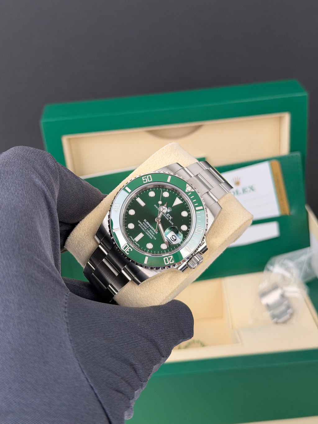 Rolex Submariner Date Hulk 116610LV / 2019 / FULL SET / NEU