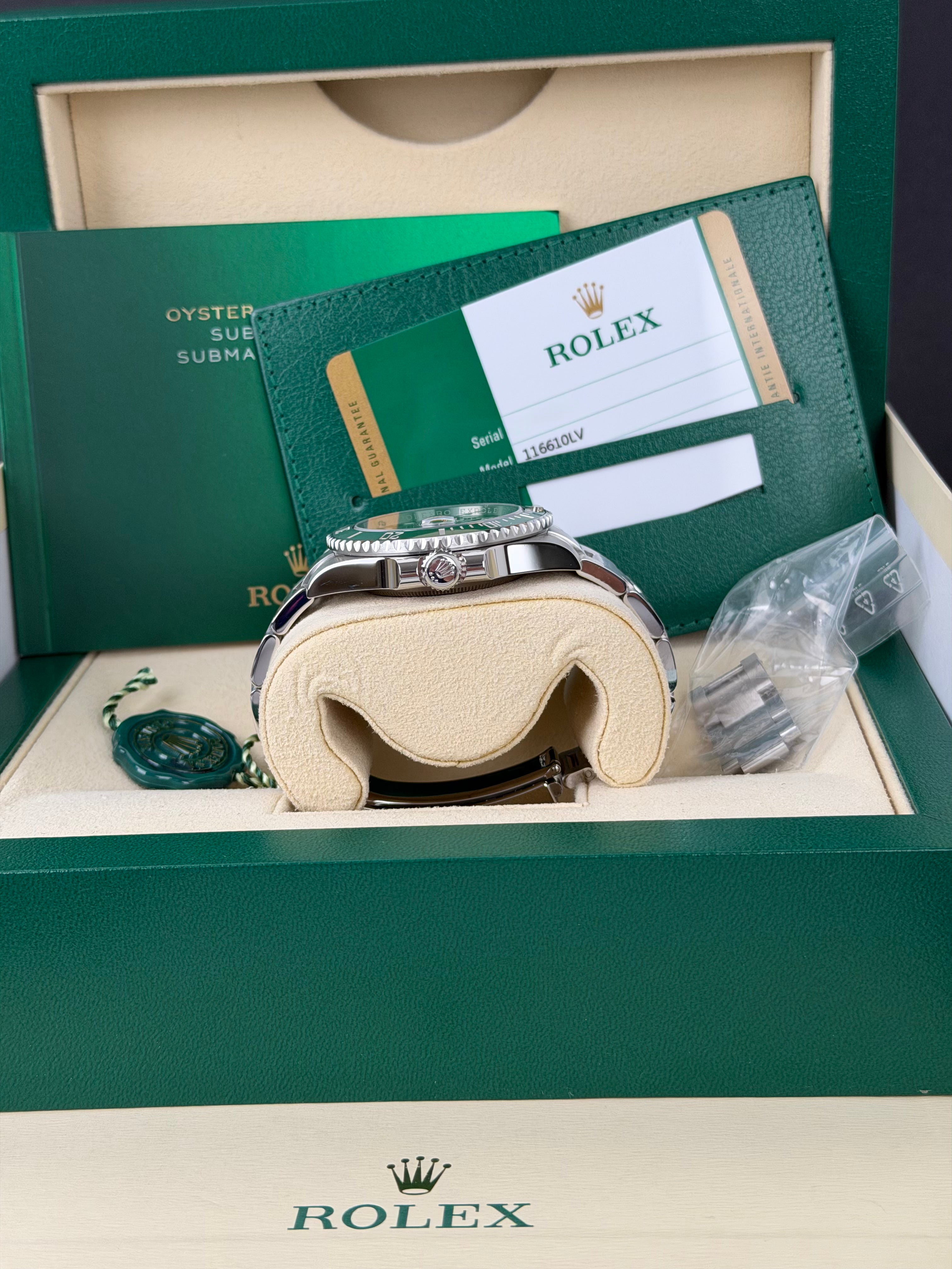 Rolex Submariner Date Hulk 116610LV / 2019 / FULL SET / NEU