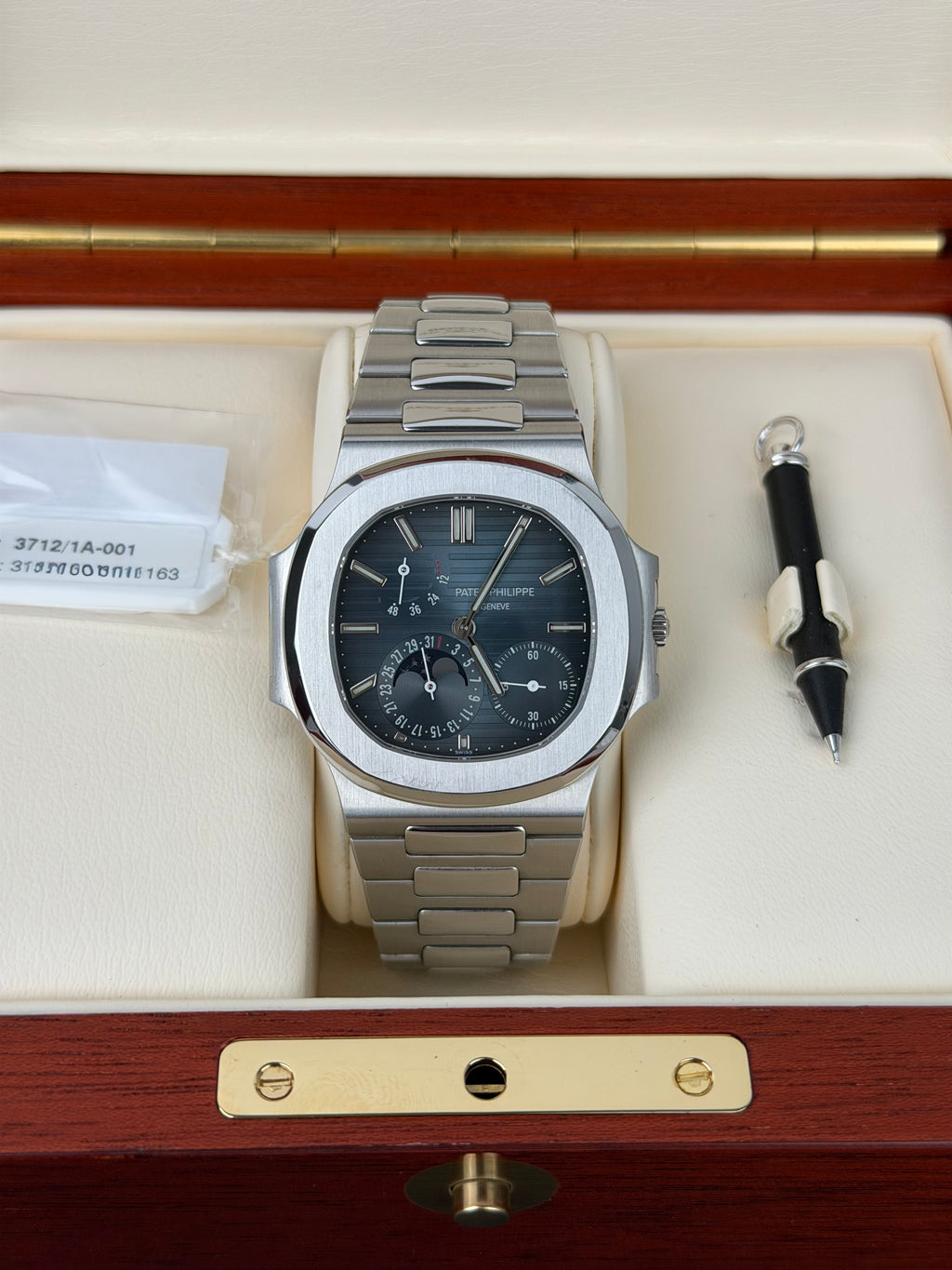 Patek Philippe Nautilus 3712 / 2006 / FULL SET / WIE NEU / ERSTKAUFRECHNUNG / COLLECTORS SET