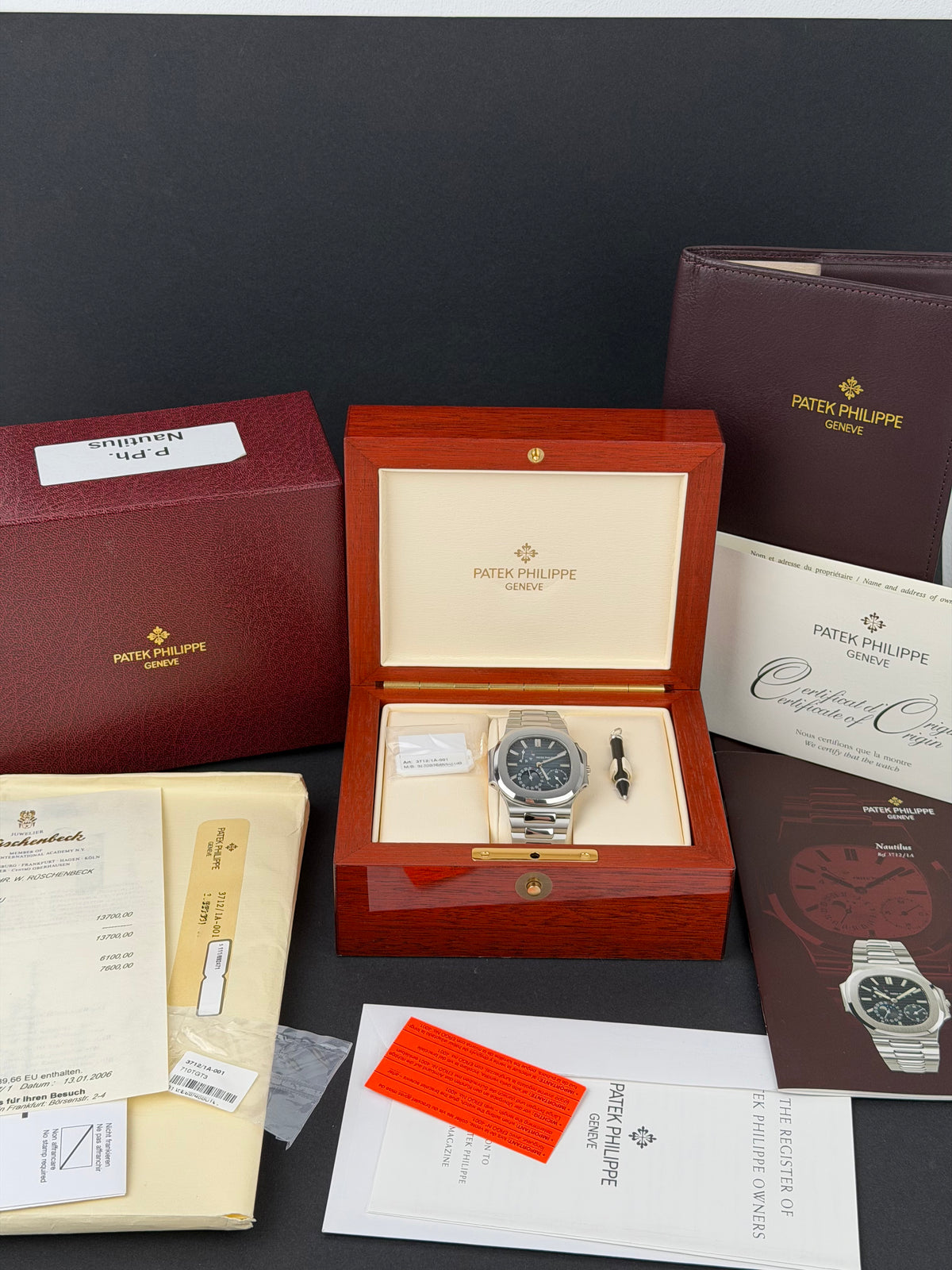 Patek Philippe Nautilus 3712 / 2006 / FULL SET / WIE NEU / ERSTKAUFRECHNUNG / COLLECTORS SET