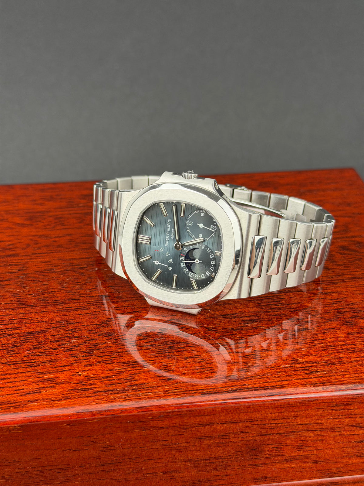 Patek Philippe Nautilus 3712 / 2006 / FULL SET / WIE NEU / ERSTKAUFRECHNUNG / COLLECTORS SET