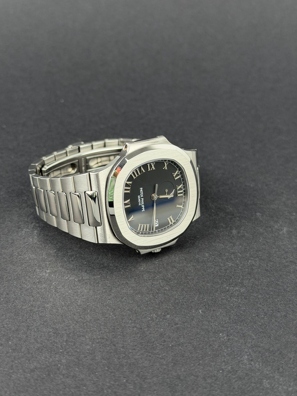 Patek Philippe Nautilus 3710 / 2001 / ARCHIV PAPER / SEHR GUT / PATEK SERVICE
