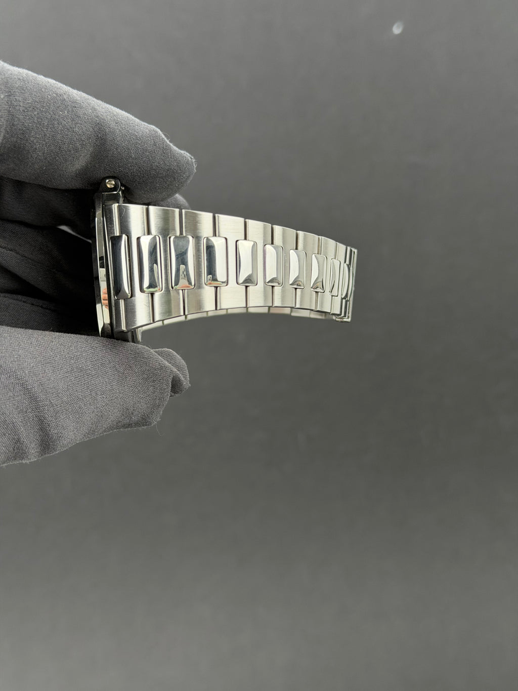Patek Philippe Nautilus 3710 / 2001 / ARCHIV PAPER / SEHR GUT / PATEK SERVICE