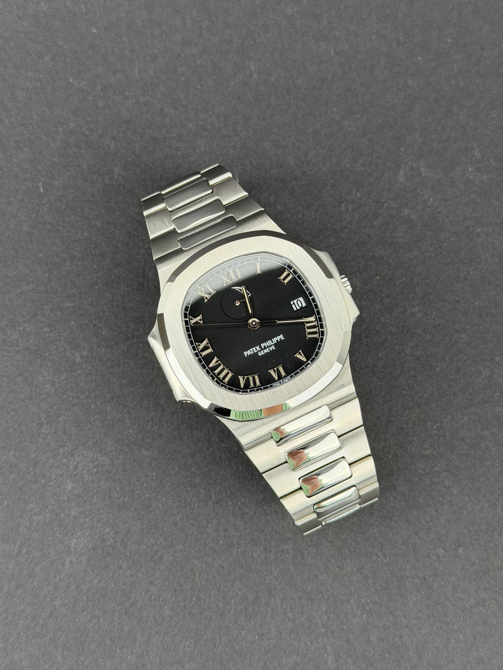 Patek Philippe Nautilus 3710 / 2001 / ARCHIV PAPER / SEHR GUT / PATEK SERVICE