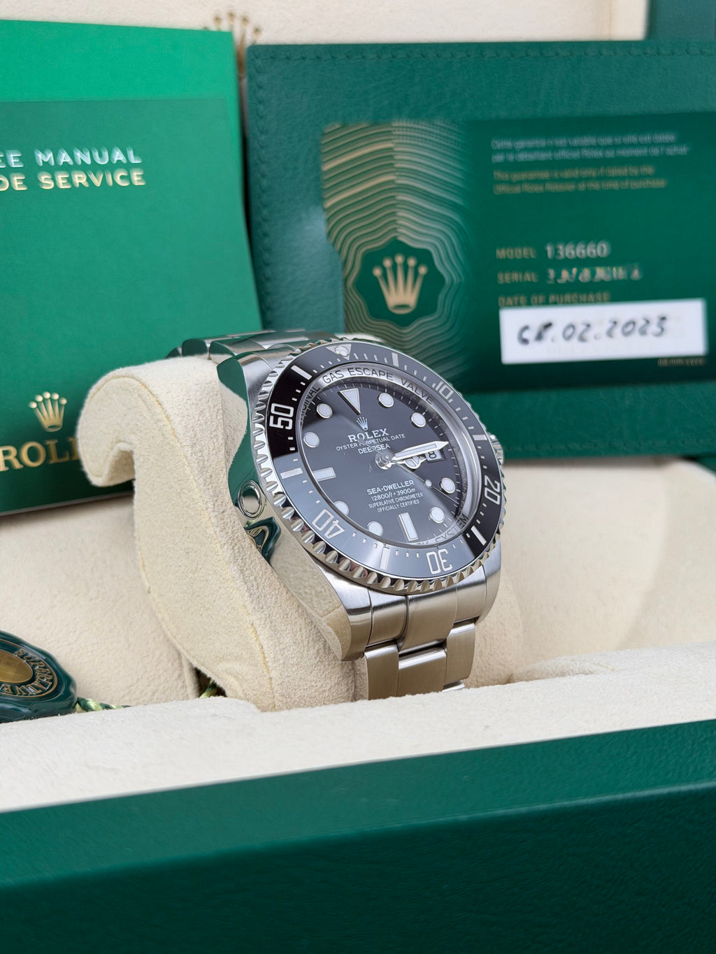 Rolex Sea-Dweller Deepsea 136660 Schwarz / 2023 / FULL SET / WIE NEU / ROLEX SERVICE