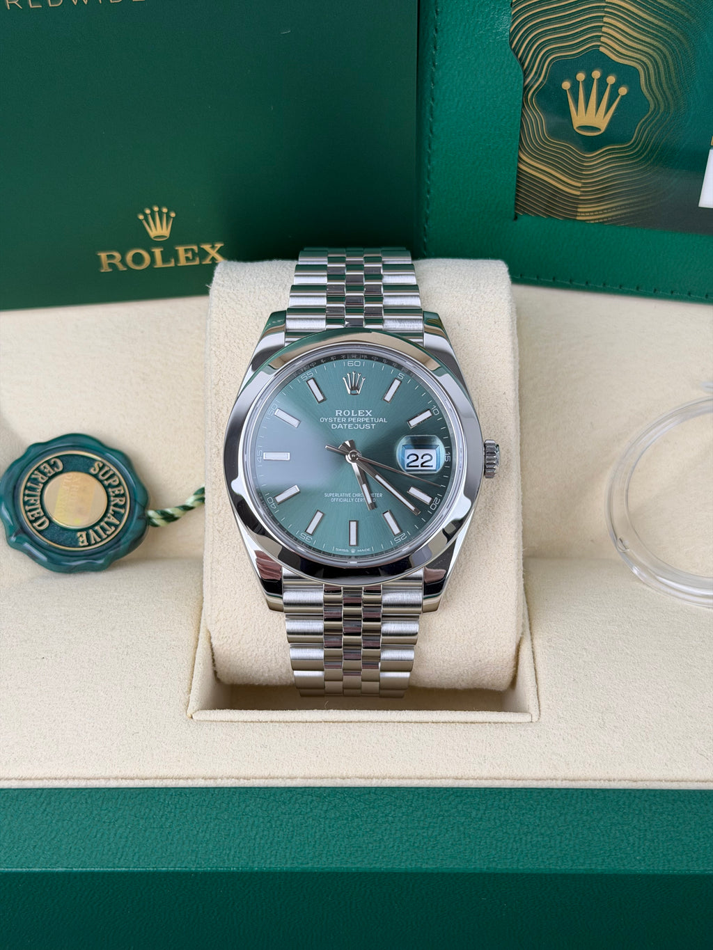 Rolex Datejust 41 126300 Mint Green / 2024 / FULL SET / WIE NEU