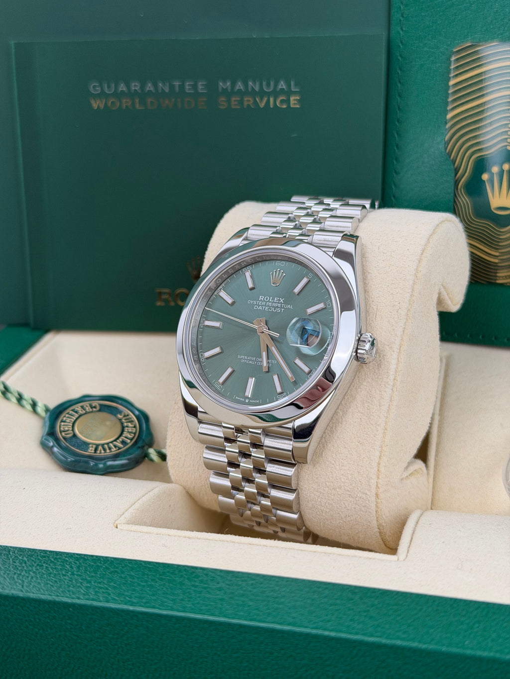 Rolex Datejust 41 126300 Mint Green / 2024 / FULL SET / WIE NEU